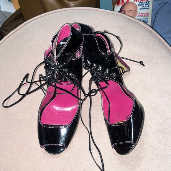 Manolo blahnik black and Pink Women's Lace-Up Heels - Picture 2 of 13